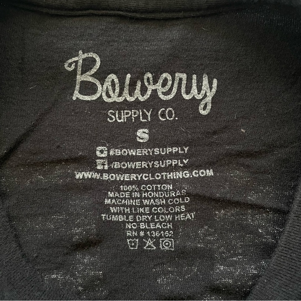 Bowery Supply Co Tokyo Japan Koi Fish Black Graphic T-Shirt Small - Picture 8 of 8